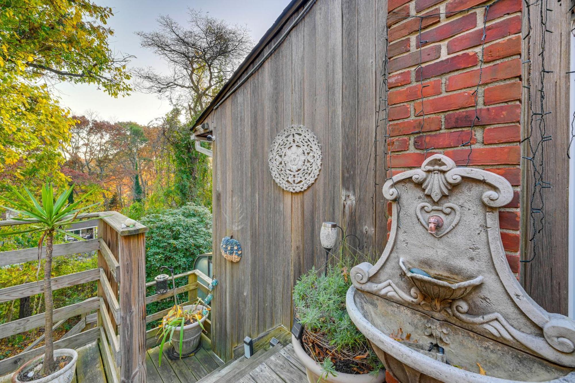 Cozy Dix Hills Apt With Deck About 7 Mi To Beach! Экстерьер фото